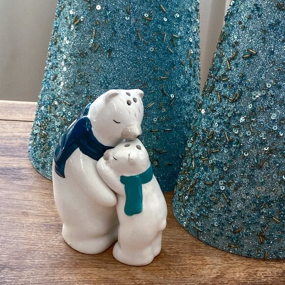 Hugging Polar Bear Ceramic Salt & Pepper Shakers - Picture 1 of 7